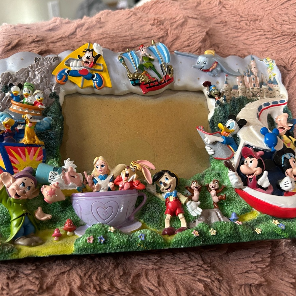 Vintage original Disney Character music box Photo Frame